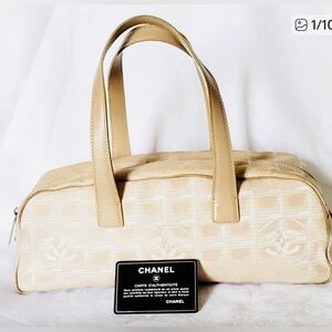 CHANEL Beige and Cream Handbag AUTHENTIC with card